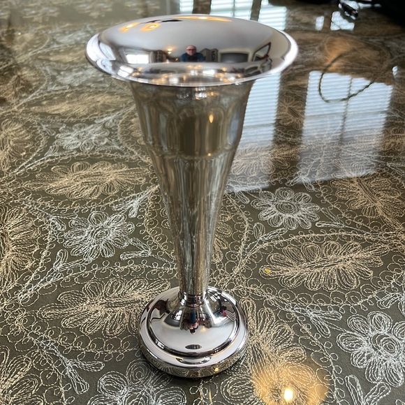 Silver plate vase in lovely condition - Picture 2 of 8